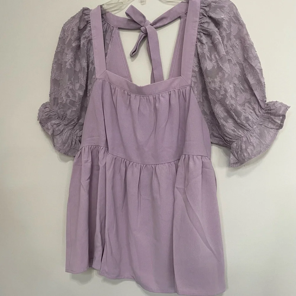 Entro Lavender Textured Sleeve Blouse  Size Medium ~ Spring‎ or Summertime
